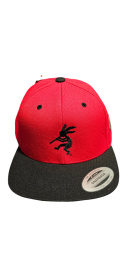 Snapback SIX NU90 Czerwony z czarnym daszkiem / Czarne Logo